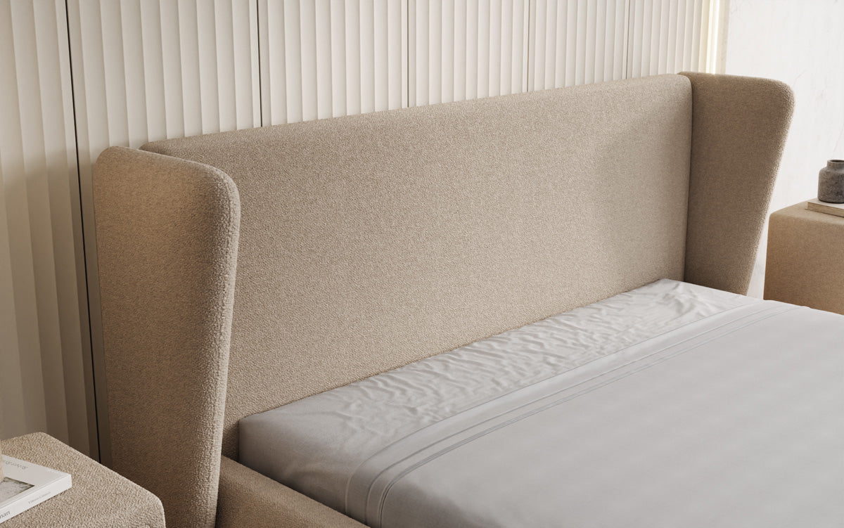 Designer-Polsterbett Rosalie am Teddy-Bouclé mat Stauraum
