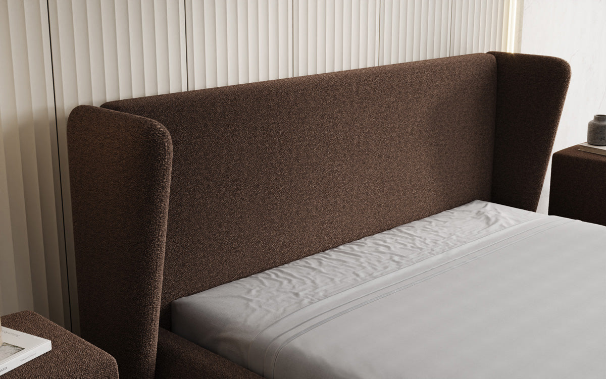 Designer-Polsterbett Rosalie am Teddy-Bouclé mat Stauraum