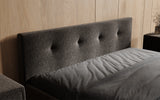 Designer Polsterbett Alva in Strukturstoff (Raven 18) in Schwarz – Stoff-Nahaufnahme