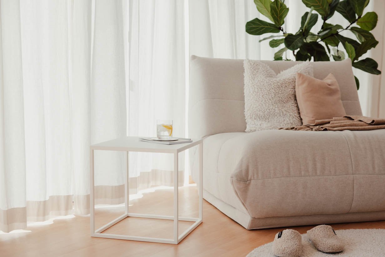 Couchtisch/Beistelltisch Soli X – Minimalistescht Design aus Stolblech & Metall