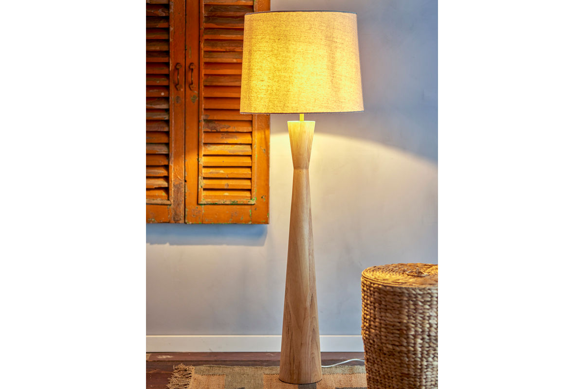 Stehlamp Calen – Gummibaumholz mat Leinenlampschirm