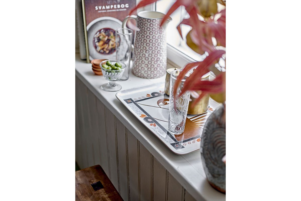 Krug Sabi – Steingut mat handbemalten Detailer a Violett