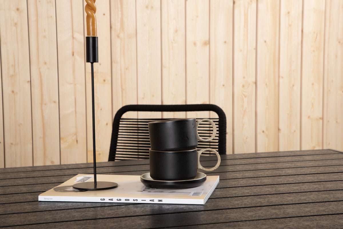 Gartentisch Tareen - eng harmonesch Kombinatioun aus Natierlechkeet a Stabilitéit