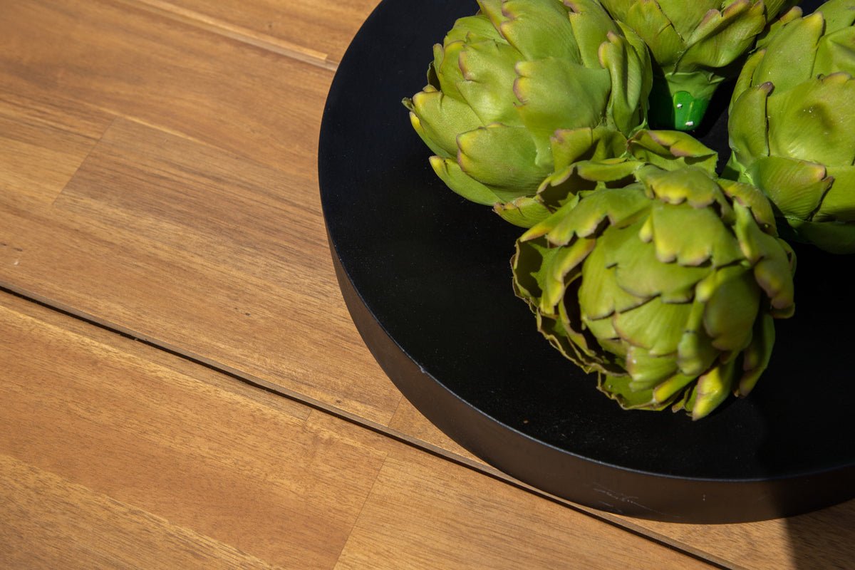 Table de jardin Ziwa - une table à manger rectangulaire en bois d'acacia