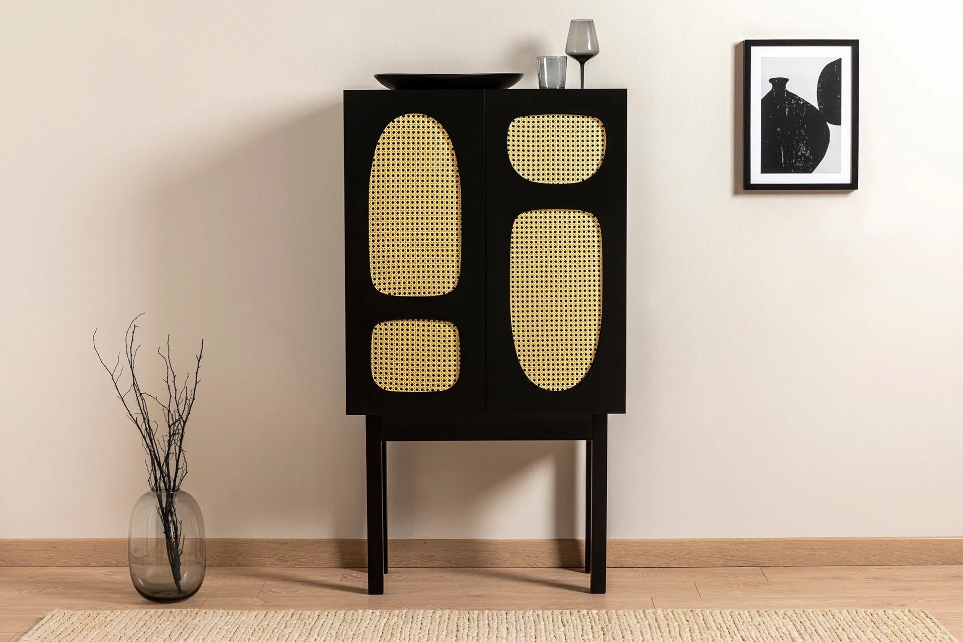 Commode design Jorvella - en bois revêtu noir