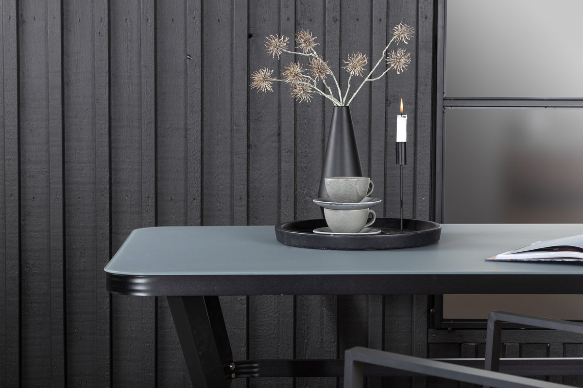 Gartentisch Amaré - eng Kombinatioun aus matter Glasplack an Aluminiumgestell