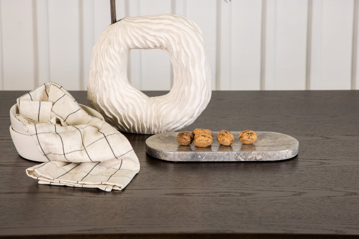 Dining table Mareva - elegant, modern and with natural charm