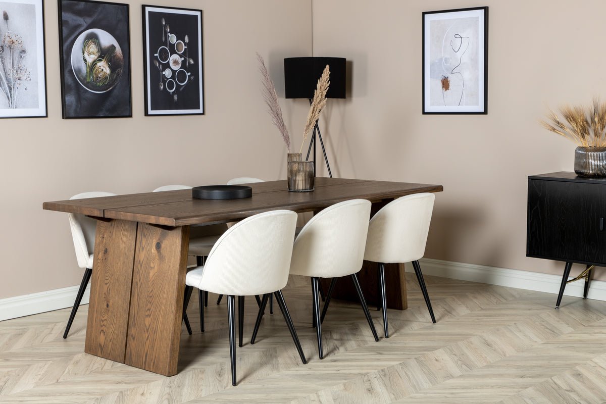 Esstisch Kaiora - verbënnt Robustheet mat eleganter Optik