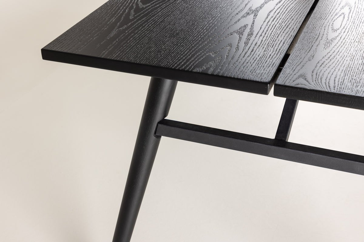 Table à manger Maleko – une table à manger avec du caractère et une élégance moderne