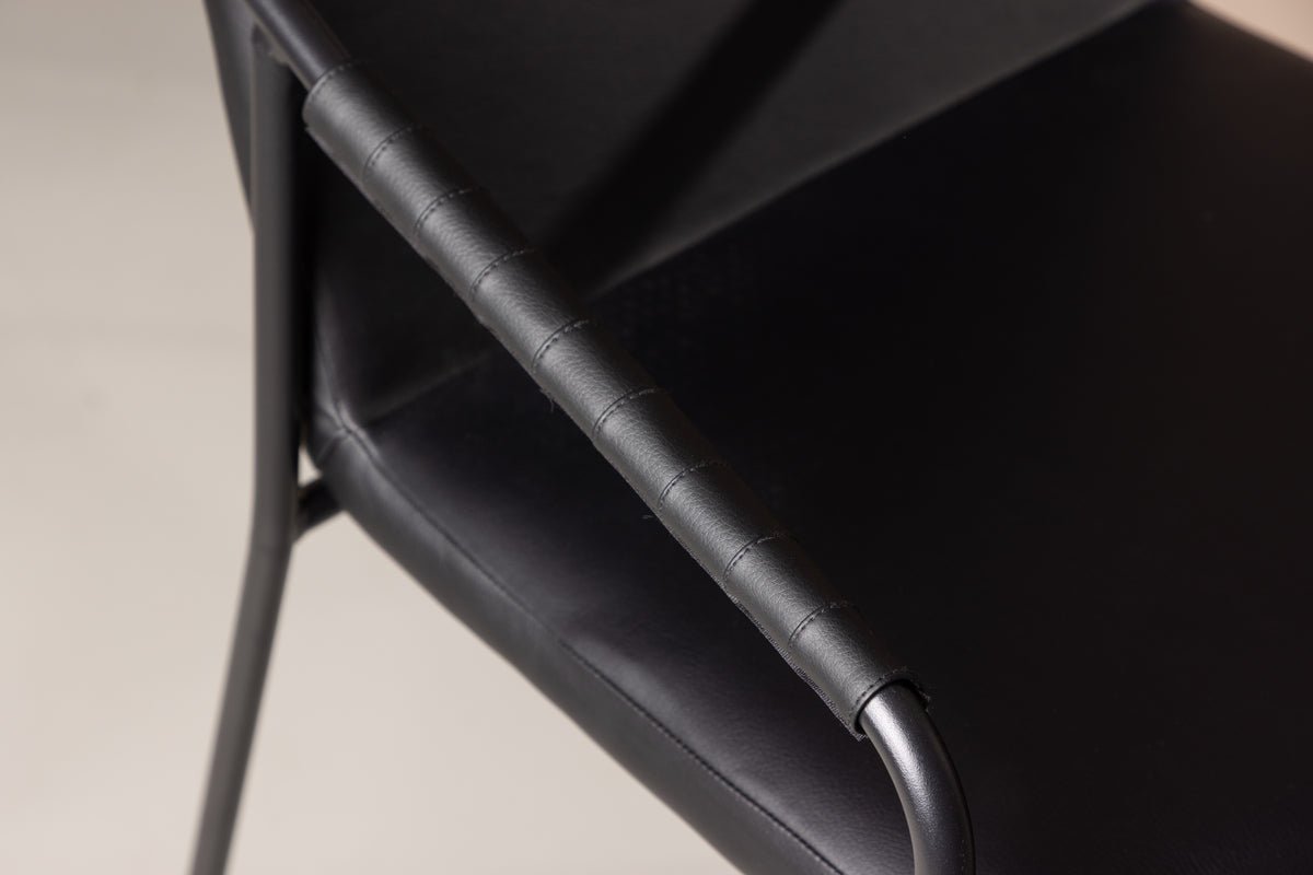 Lot de 2 - Tabourets de bar Vita en PU noir avec structure en acier