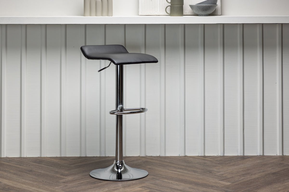2-piece set - Bar stool Johanna chrome-plated with black seat