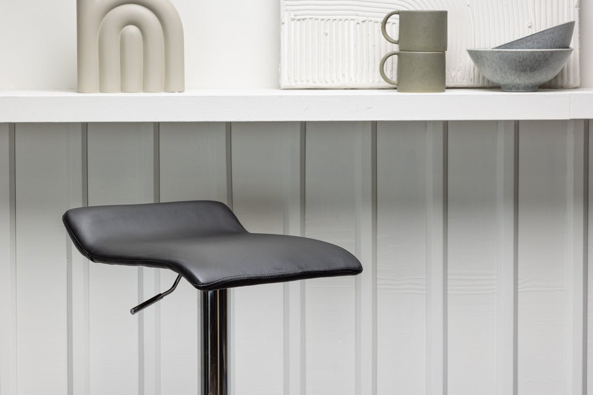 2-piece set - Bar stool Johanna chrome-plated with black seat