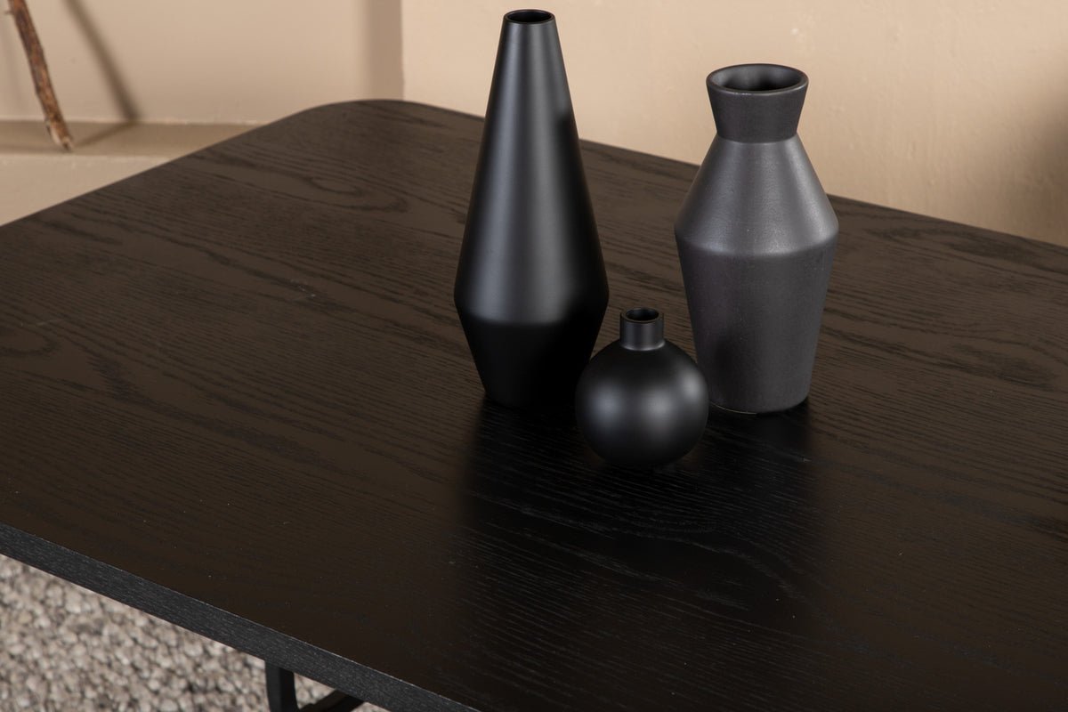 Dining table Vahira - rectangular dining table on steel legs