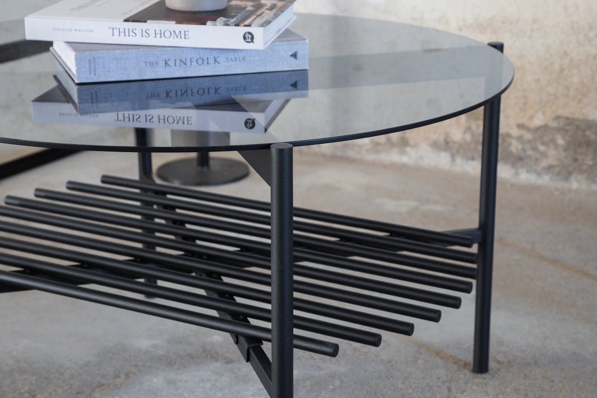 Couchtisch Staffan ronn - a schwaarz mat Glasplack