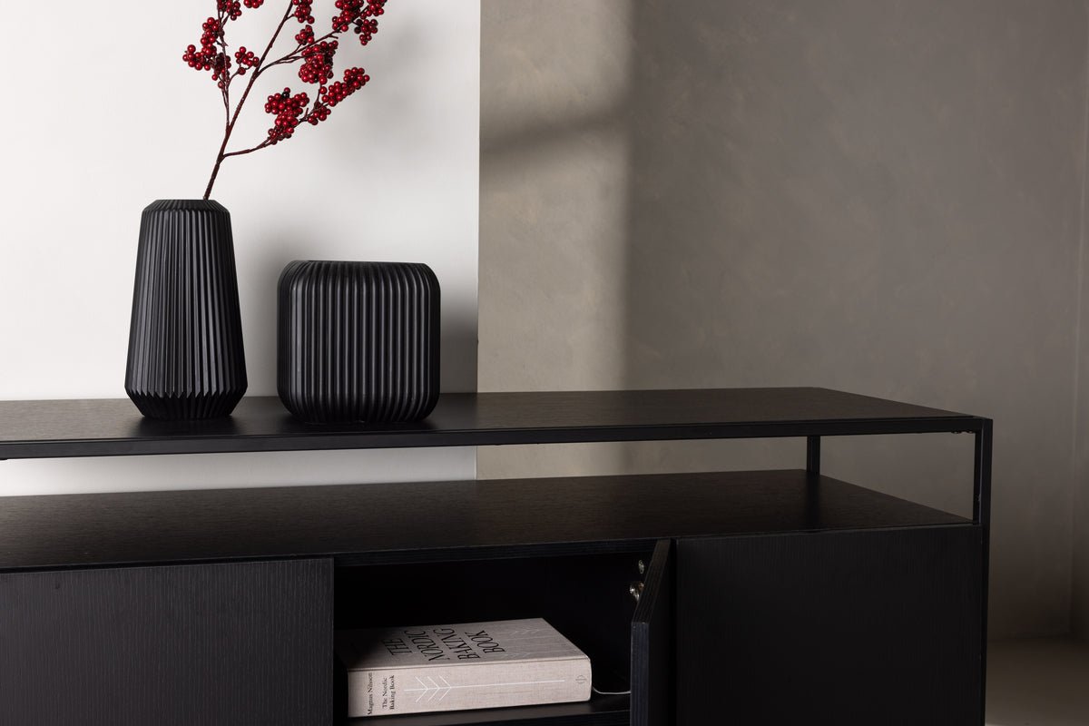 Commode Merivo – Noir, chic industriel avec cadre ouvert