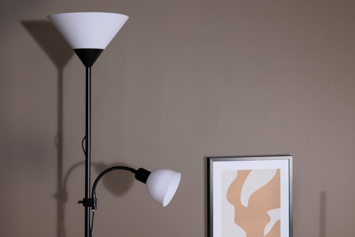 Stehlamp „Ragnar“ – Schlank, modern Silhouette 2-flammeg