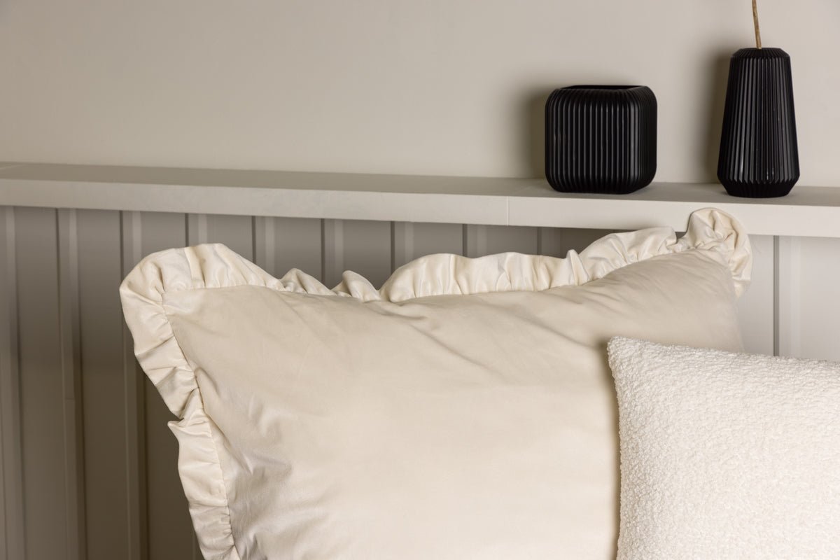 Pillowcase Charming - 70x100 cm in White and Gray