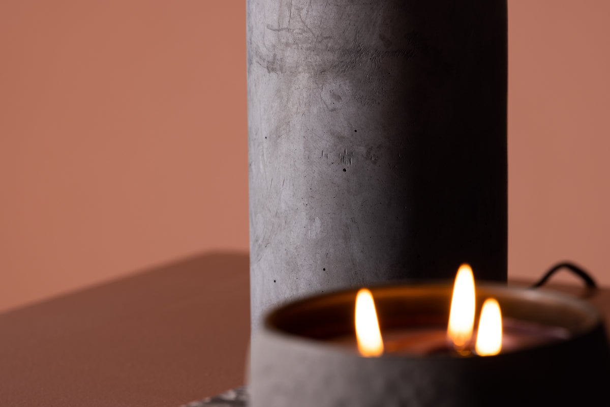 Table lamp "Siv" – concrete base & black fabric shade