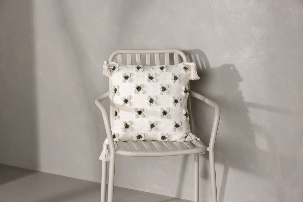 Pillowcase Flower - white with green dots in two different sizes