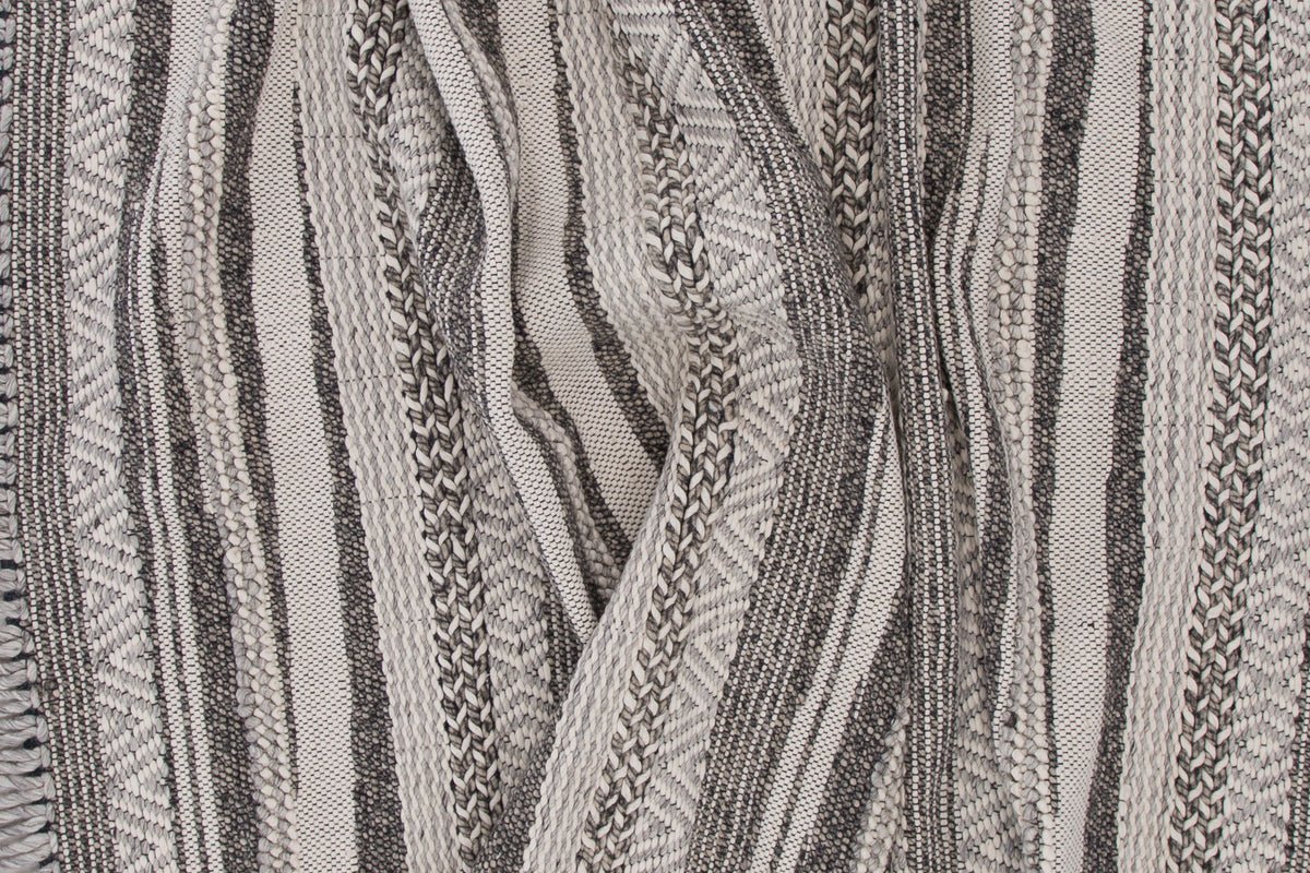 Carpet Erald – flatwoven with linear pattern made of wool