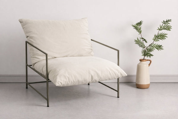 Fauteuil Zarell - avec structure en acier élancée