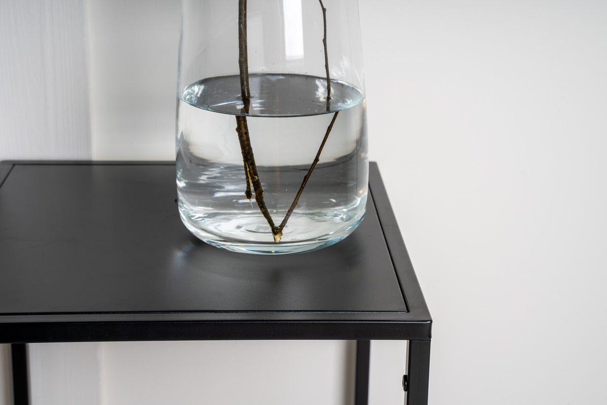 Table d'appoint Konsti – en deux tailles en Blanc & Noir