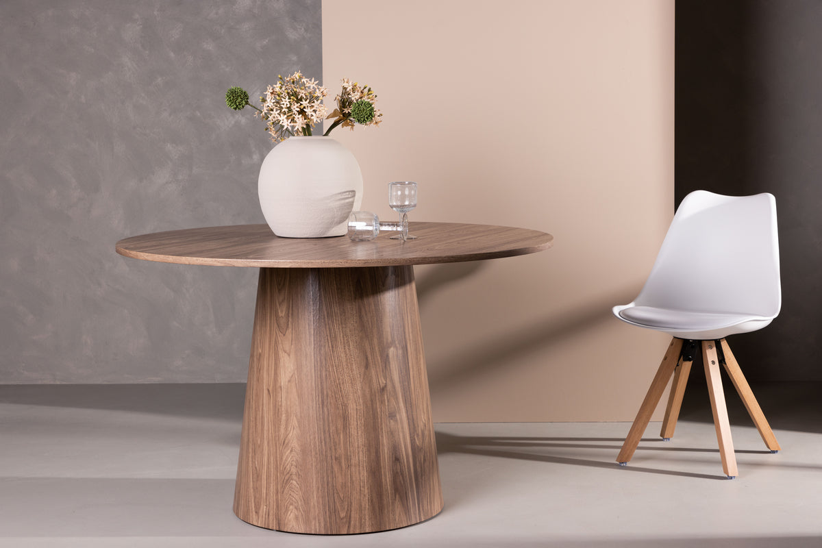 Dining table Yarra - a round dining table in Scandinavian style