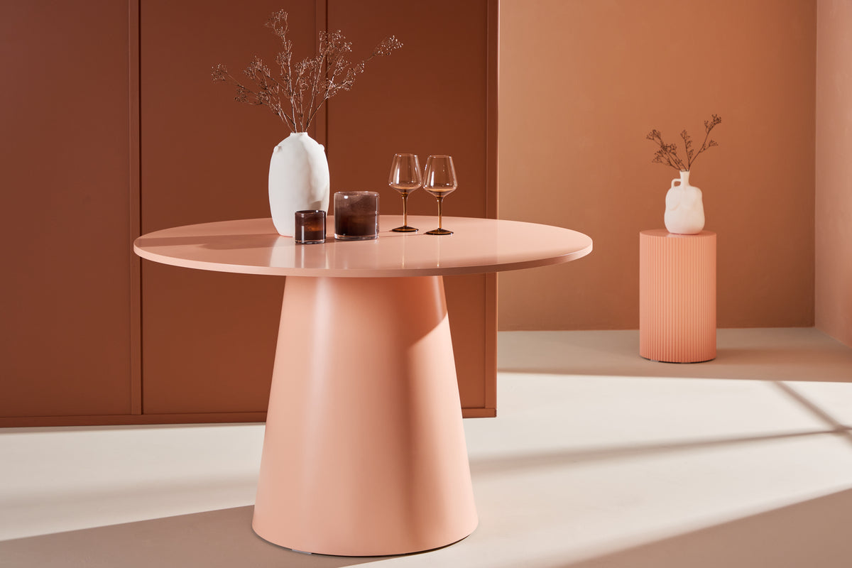 Dining table Yarra - a round dining table in Scandinavian style