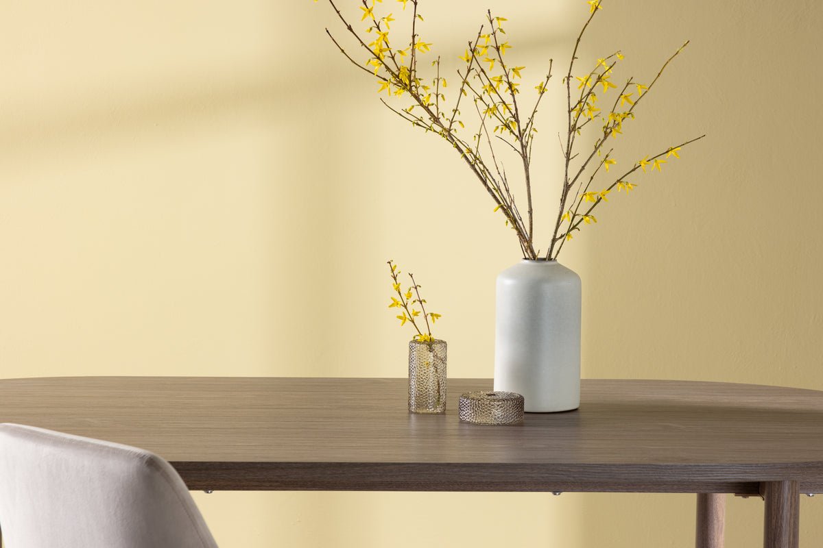 Dining table Seaside - oval dining table with clear lines and calm appearance