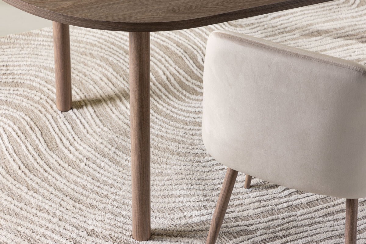 Dining table Seaside - oval dining table with clear lines and calm appearance