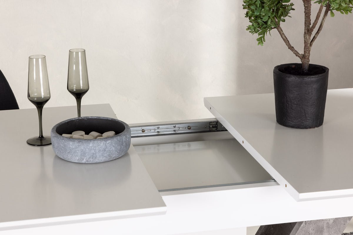 Dining table Sihana - in noble and striking design