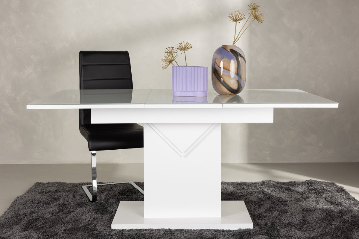 Table à manger Lioren - allie design moderne et fonctionnalité maximale