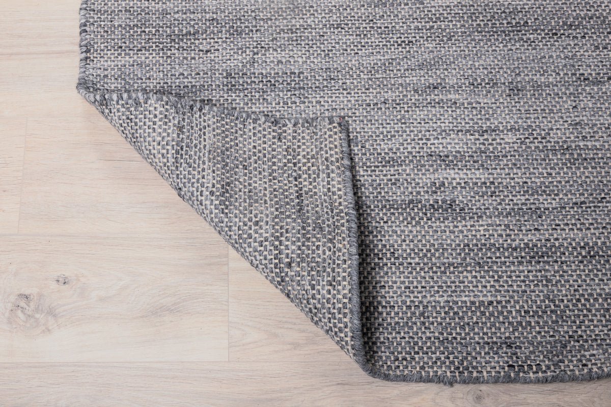 Rug Zay – handwoven in Beige from polyester & cotton