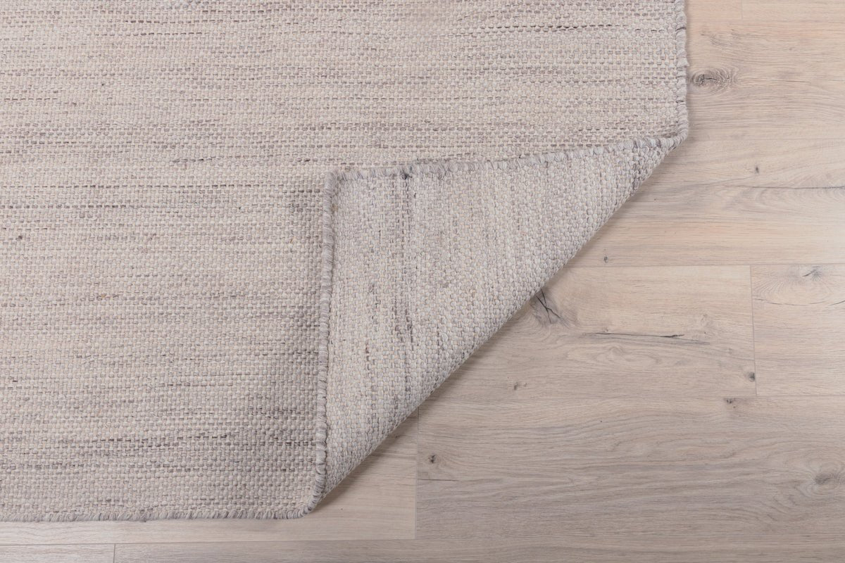 Rug Zay – handwoven in Beige from polyester & cotton