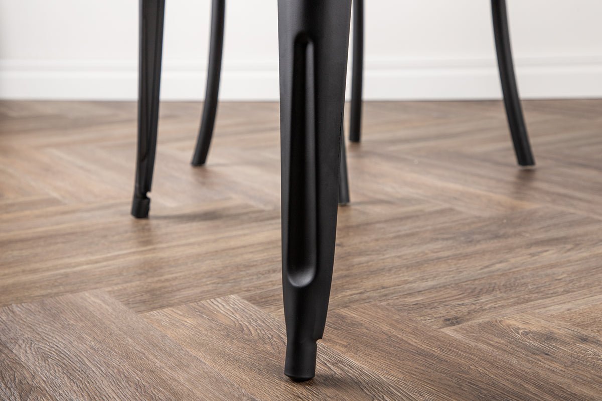 Esstisch Elani -  vereint klassisches Design mit moderner Leichtigkeit