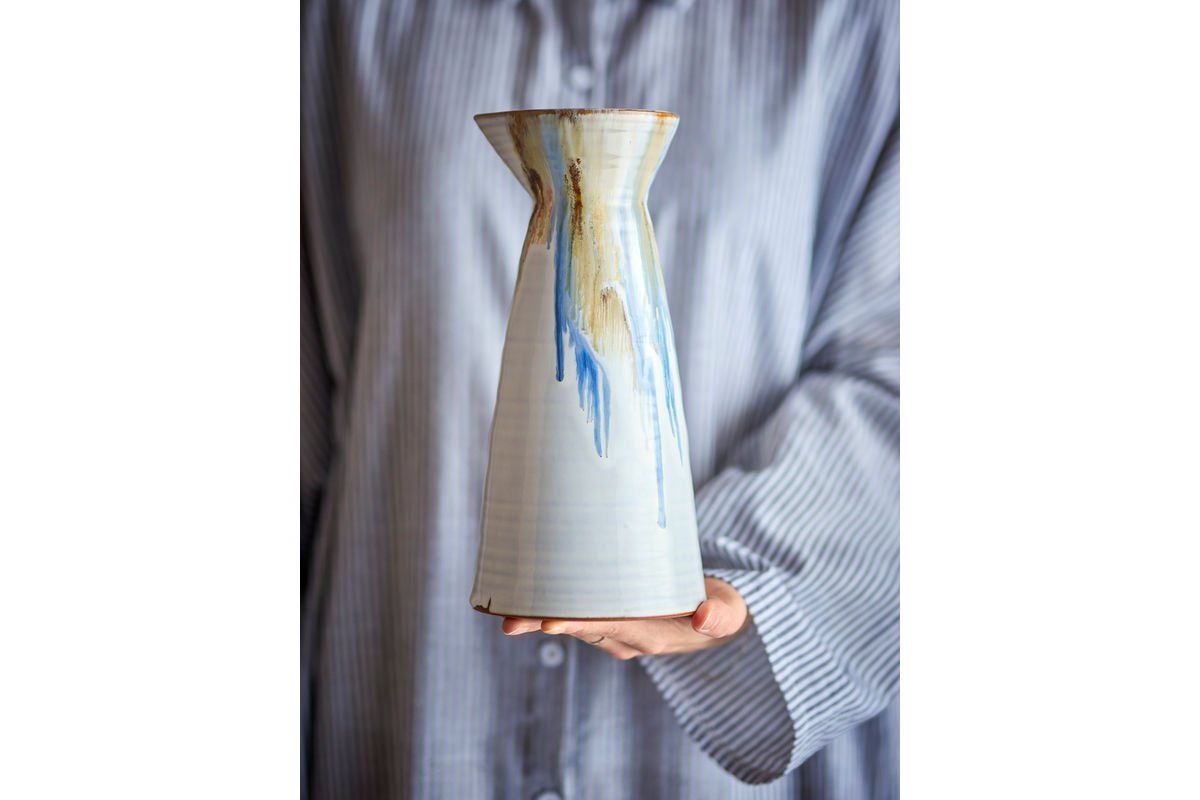 Krug Auris – Grès avec glaçure réactive en Bleu et or