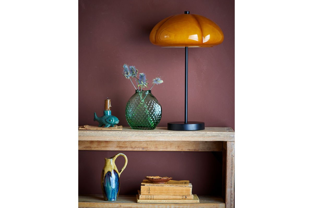 Lampe de table Solaro – Abat-jour en verre incurvé de couleur jaune chaud