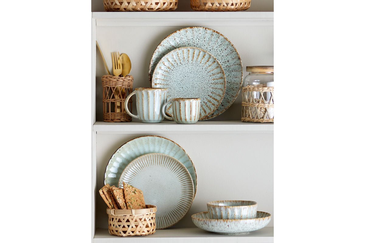 Teller Salia – aus Steingut hiergestallt