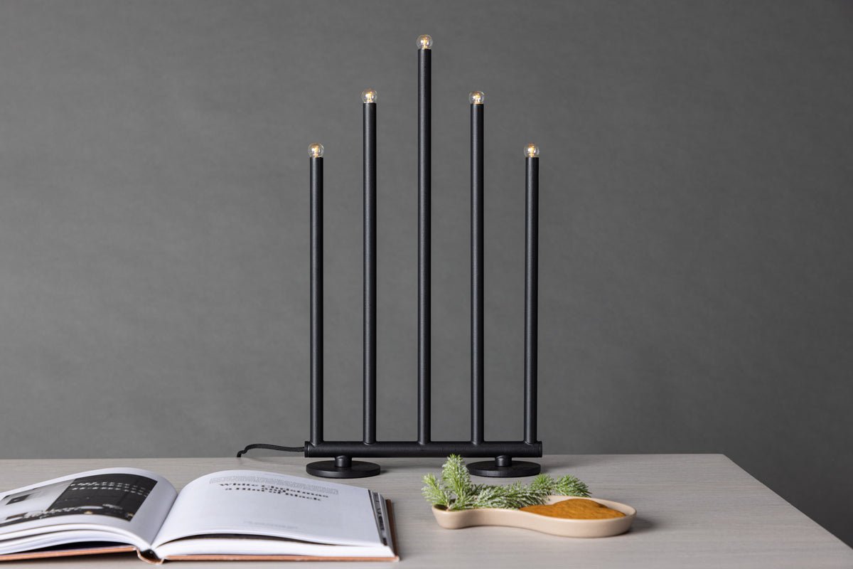 Chrëschtdekoratiounskandelaber Schneefall - 5 Kerzen a Sëlwer oder Schwaarz