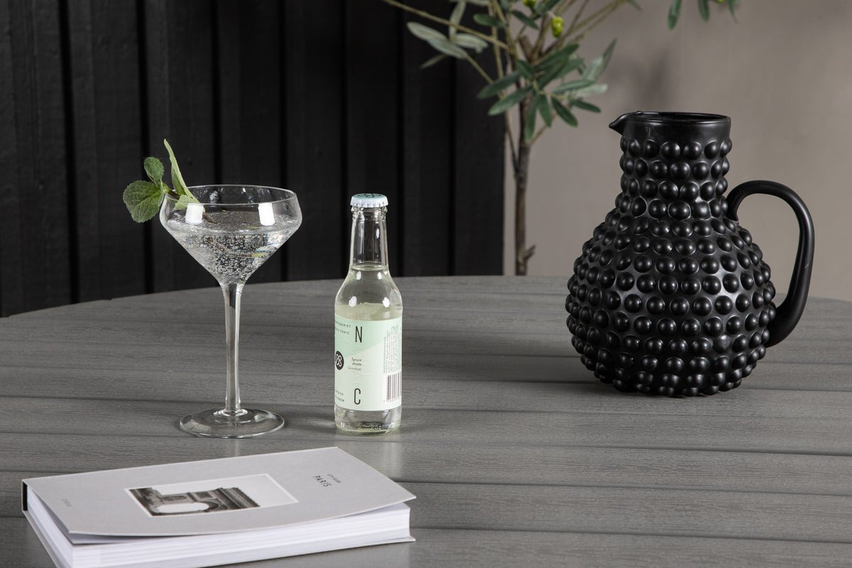 Gartentisch Aviani - ronn, invitéierend a stilvoll