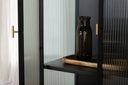 Vitrine Leonie - a Schwaarz mat Welleglas-Optik