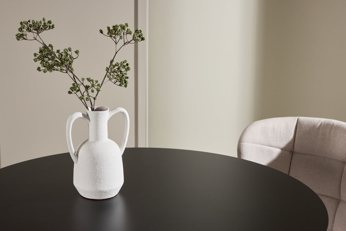 Dining table Murry - blends harmoniously into various interior styles