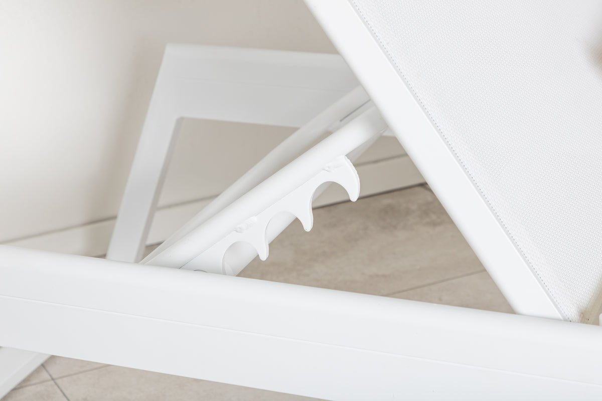 2er Set Sonnenliege Novira - Weiß mit Teakholz-Details