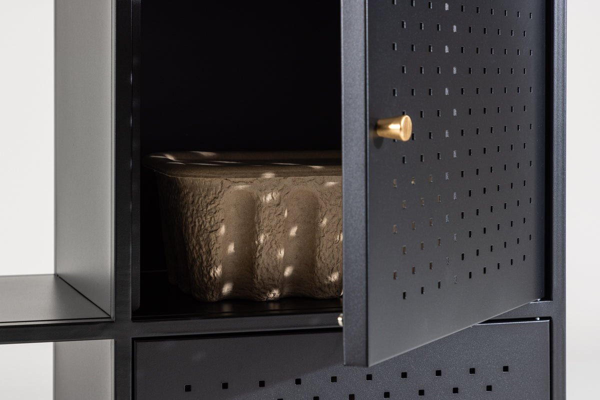 Commode Varino – Noir, minimal industriel avec une élégance fonctionnelle