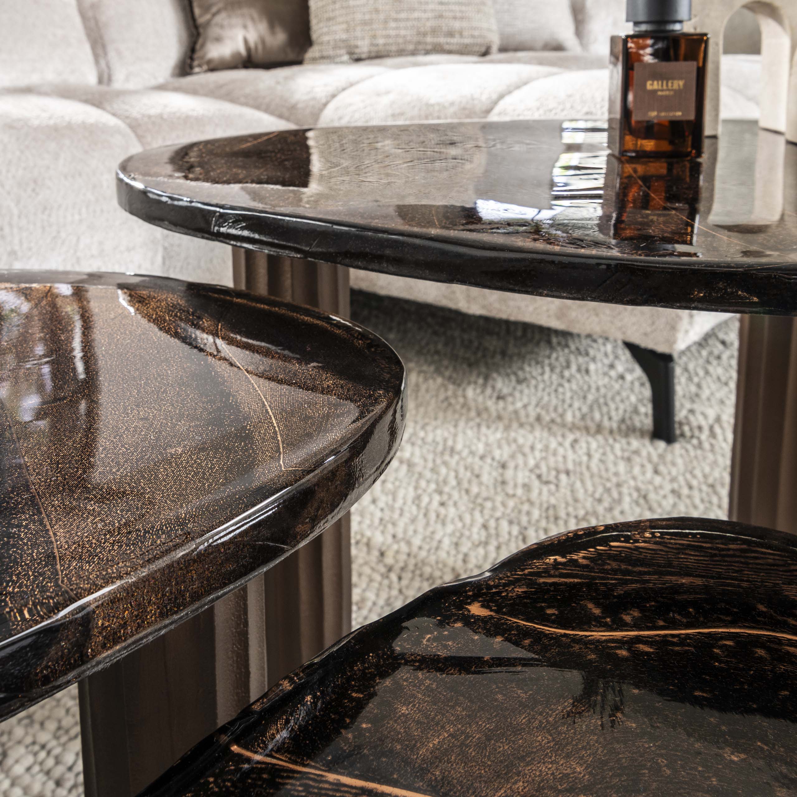 Couchtisch Elysium - Gréisst S an Antikkupfer oder Antikgold mat Gossglas