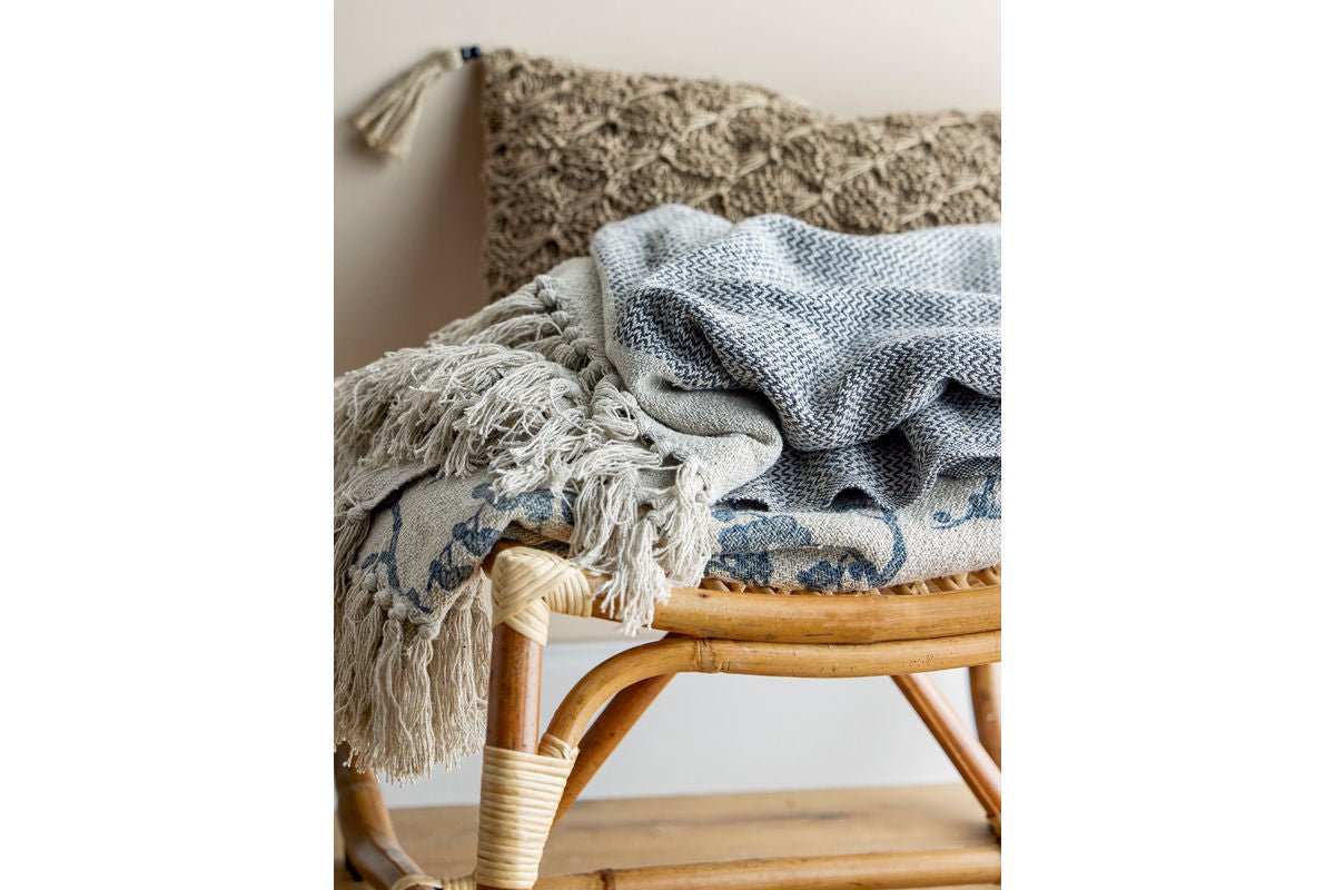 Überwurfdecke Kia  – Grau, aus recycelter Baumwolle