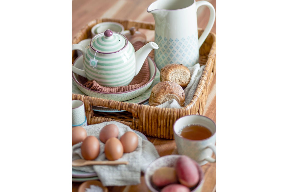 Krug Alvas – Stoneware with Soft Blue Tones