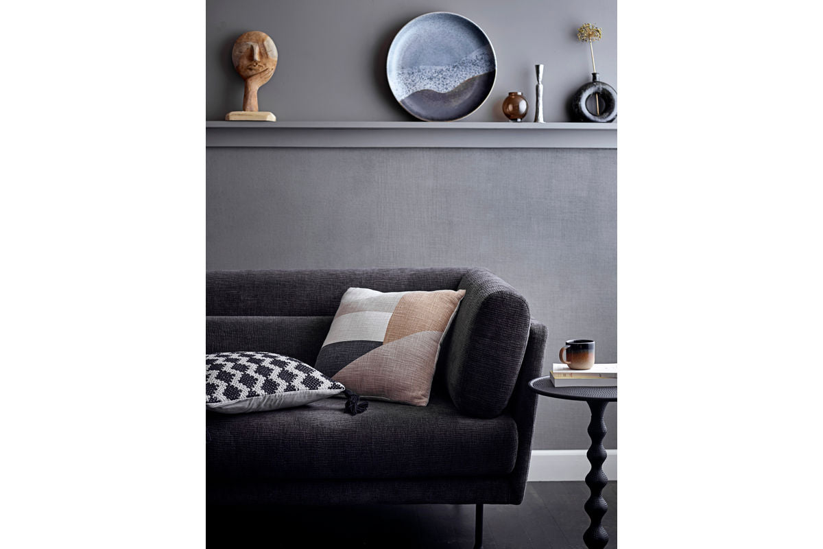 Side Table Varo – made of black aluminum