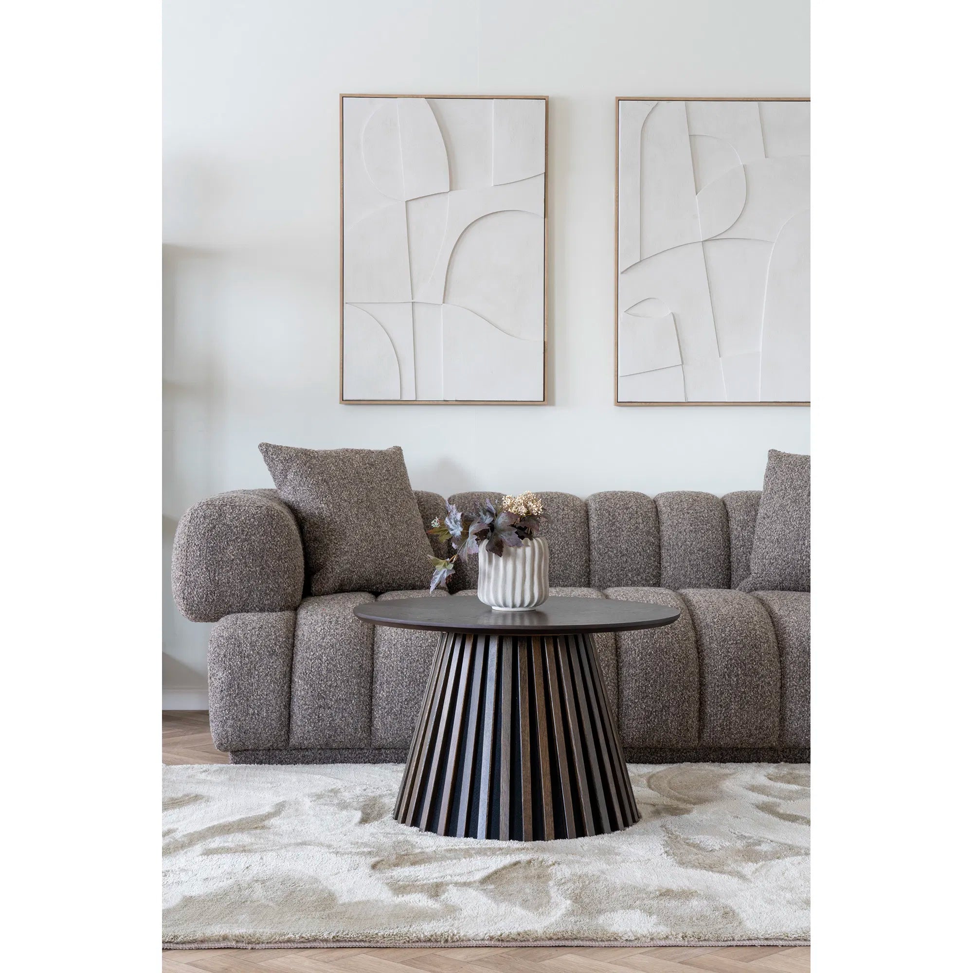 Carpet Velano – Modern high-pile carpet in Sand or Green, 200x300 cm