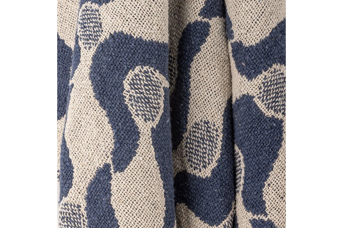 Valea Throw Blanket - Blue, made from recycled cotton